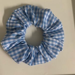 blue checkered scrunchie